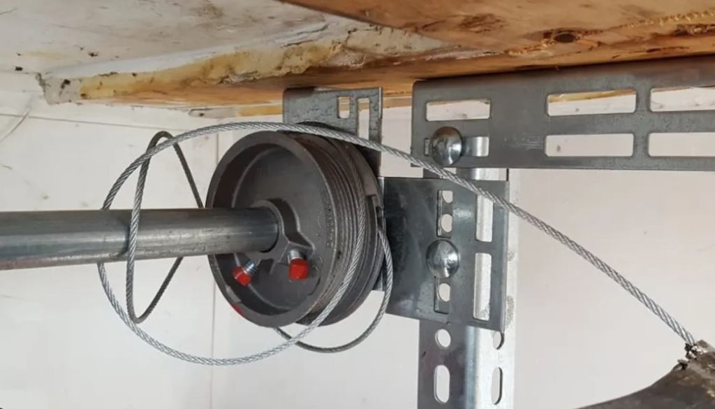 Signs of a Broken Garage Door Cable